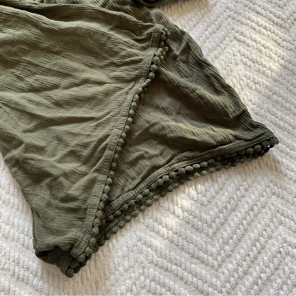 π Girlsβ Olive Green Romper - Picture 3 of 7